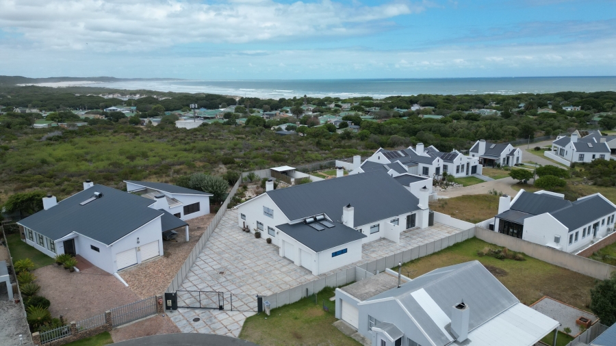 5 Bedroom Property for Sale in Franskraal Western Cape